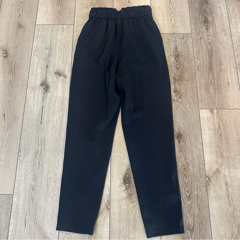 Lululemon Stretch High Rise Pant 7/8 Luxtreme Fabric Black Joggers Pants 2 - Picture 2 of 6